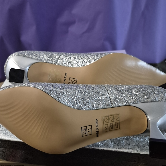 Elegant Silver Glitter Heels Size 11 - Picture 4 of 4